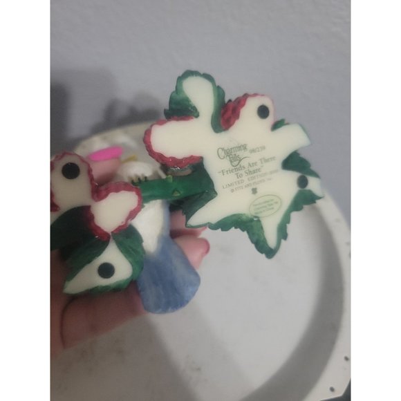 Charming Tails "Friends are there to Share" - Picture 5 of 7